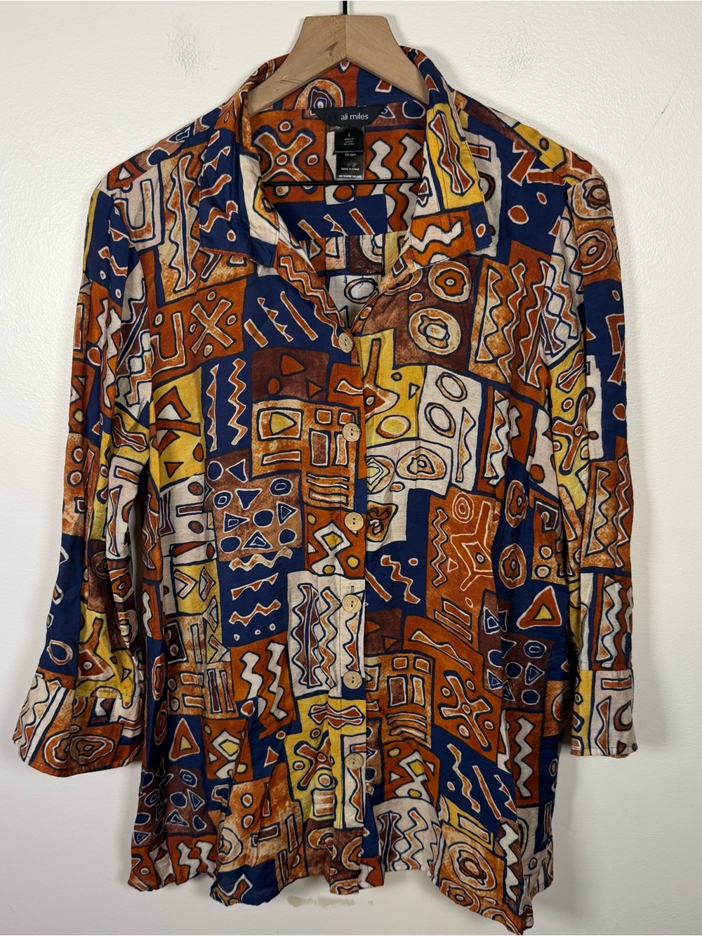 Ali Miles Abstract Printed Boho Button Up Blouse Size L Wire Collar Art To Wear
